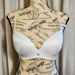 NWT Victoria's Secret Very Sexy So Obsessed Smooth Wireless Push Up Bra 32A